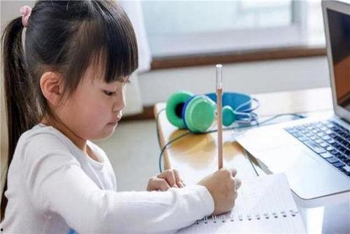 网红写字小孩,笔尖下的童年记忆与时代印记