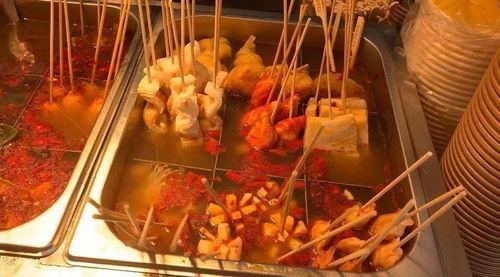 日本网红小哥吃小吃视频,味蕾之旅令人垂涎