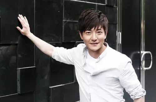 郭京飞爆料鲍莉怀孕视频,甜蜜视频曝光引网友热议