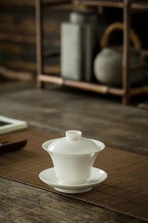 白瓷怎么看料的好坏,揭秘优质瓷料之奥秘