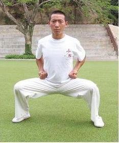 扎马步网红,挑战极限展现毅力与风采