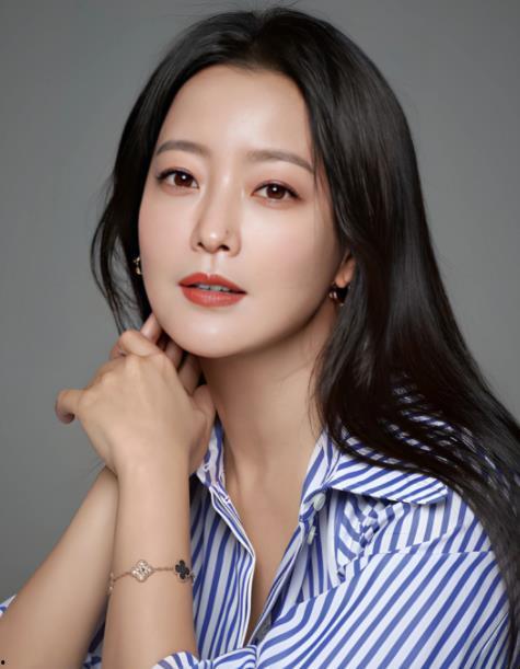 韩国明星金喜善,韩国影视界的璀璨明珠