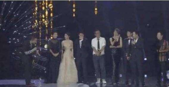 大明星上台,大明星闪耀舞台瞬间